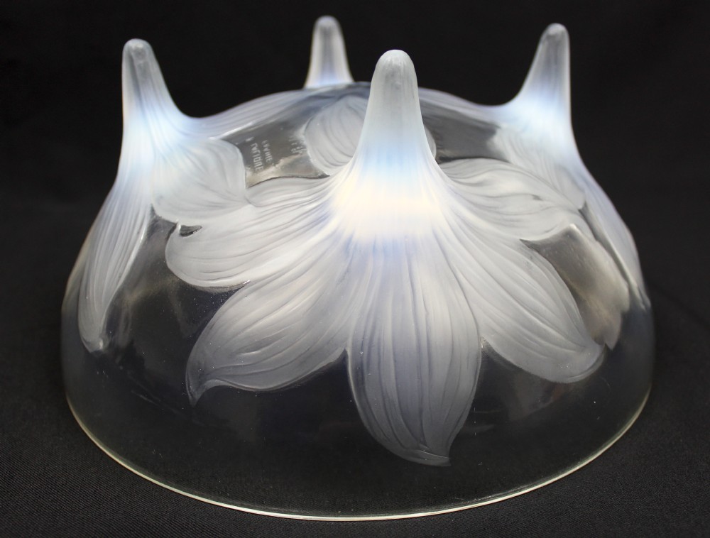 René Lalique Lys Bowl View VI