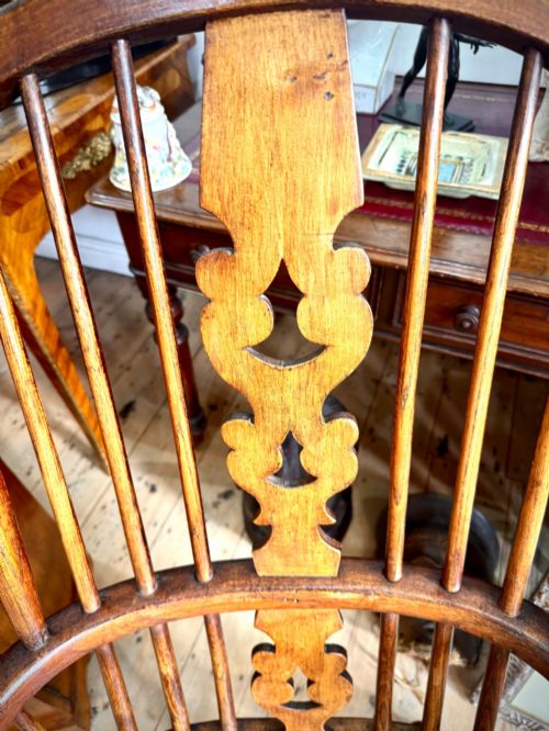 HIGH BACK WINDSOR CHAIR ELM AND BEECH 19TH CENTURY - ADDITIONAL PHOTO 4