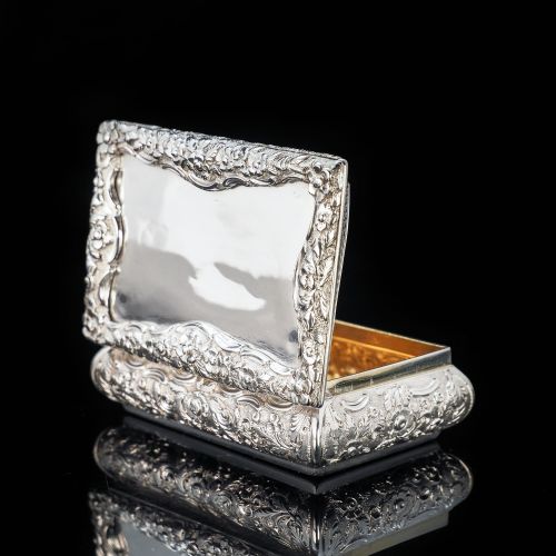 A Solid Silver Table Snuff Box Georgian - Nathaniel Mills 1836