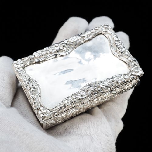 fig 1. A Solid Silver Table Snuff Box Georgian - Nathaniel Mills 1836