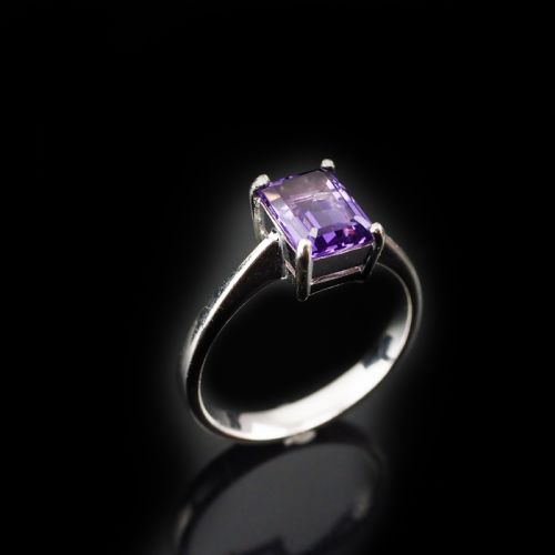 fig 3. An 18K White Gold 'Emerald Cut' Amethyst Ring