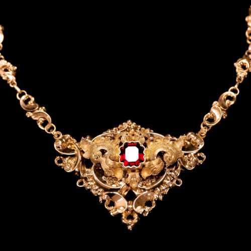 Antique Victorian 18k Gold Garnet Necklace in Baroque Revival Style - C.1840