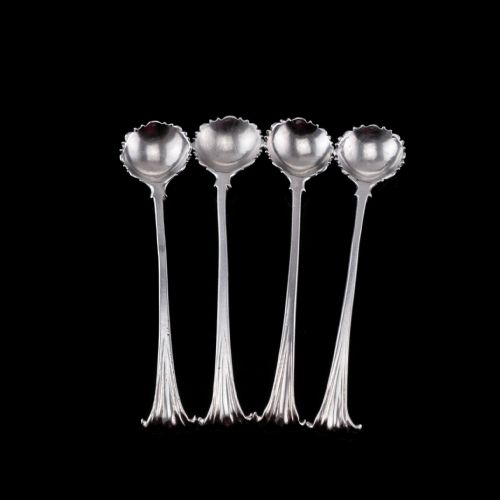 fig 3. Antique Georgian Solid Silver Set of 4 Salt Spoons Onslow Pattern - c.1760