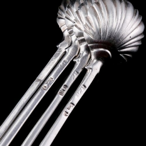 fig 4. Antique Georgian Solid Silver Set of 4 Salt Spoons Onslow Pattern - c.1760
