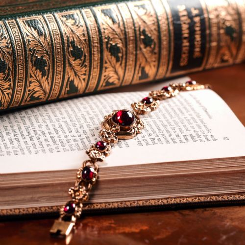 fig 1. Antique Victorian 18ct Gold Garnet Cabochon Flower Bracelet - c.1840