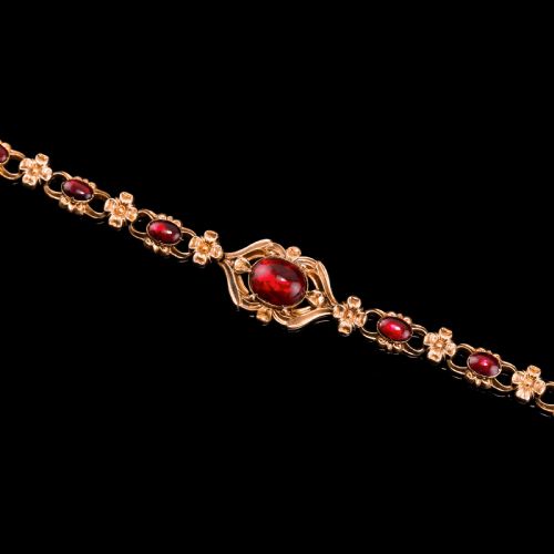 fig 5. Antique Victorian 18ct Gold Garnet Cabochon Flower Bracelet - c.1840