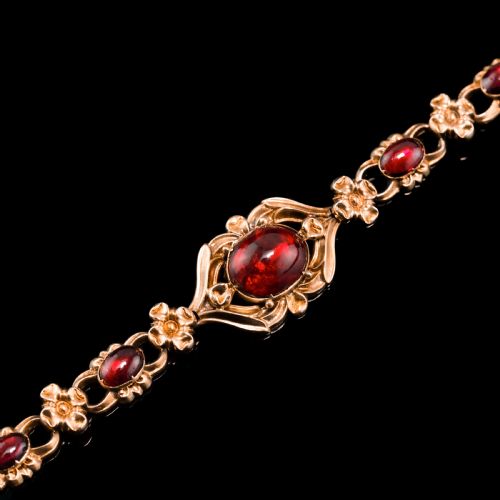 fig 7. Antique Victorian 18ct Gold Garnet Cabochon Flower Bracelet - c.1840