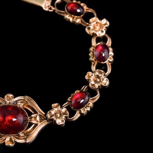 fig 8. Antique Victorian 18ct Gold Garnet Cabochon Flower Bracelet - c.1840