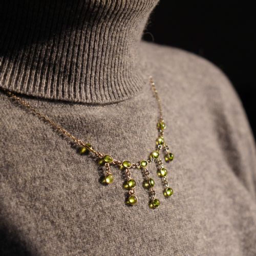 fig 1. A Wonderful 9ct Gold Peridot Cabochon Cascade Drop Necklace