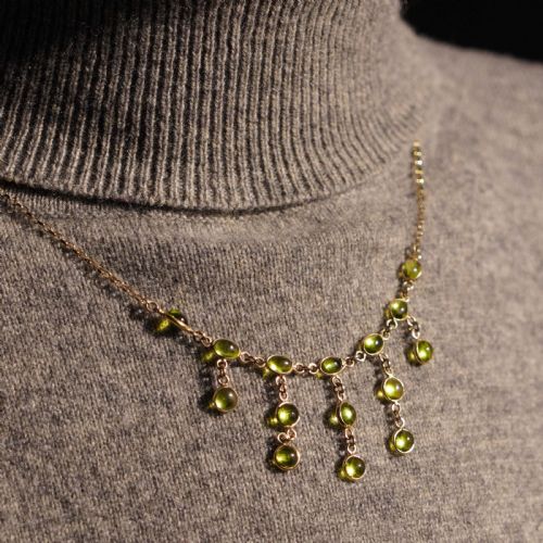 fig 2. A Wonderful 9ct Gold Peridot Cabochon Cascade Drop Necklace