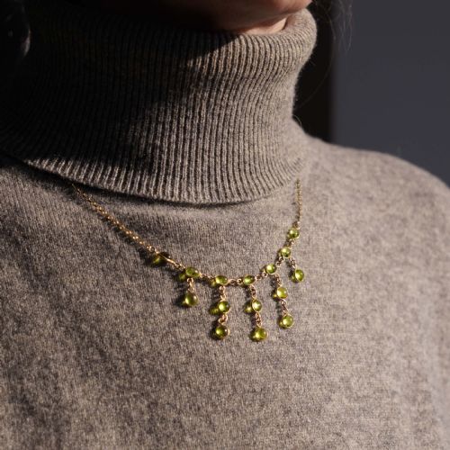 fig 4. A Wonderful 9ct Gold Peridot Cabochon Cascade Drop Necklace