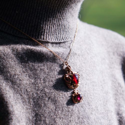 fig 1. Antique Victorian 18ct Gold Garnet Cabochon Necklace - c.1840