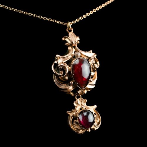 fig 4. Antique Victorian 18ct Gold Garnet Cabochon Necklace - c.1840