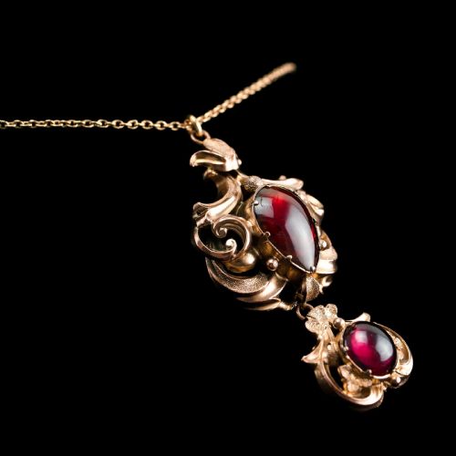 fig 8. Antique Victorian 18ct Gold Garnet Cabochon Necklace - c.1840