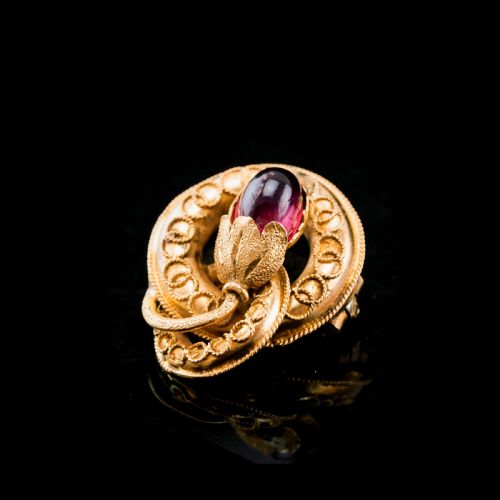 fig 7. Antique Victorian 18ct Gold Garnet Cabochon Flower Bud Brooch - c.1880