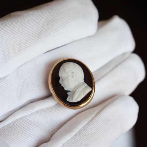 fig 1. Antique Georgian/Victorian Hardstone Cameo with Engraved Gentleman's Portrait - c.1830-40