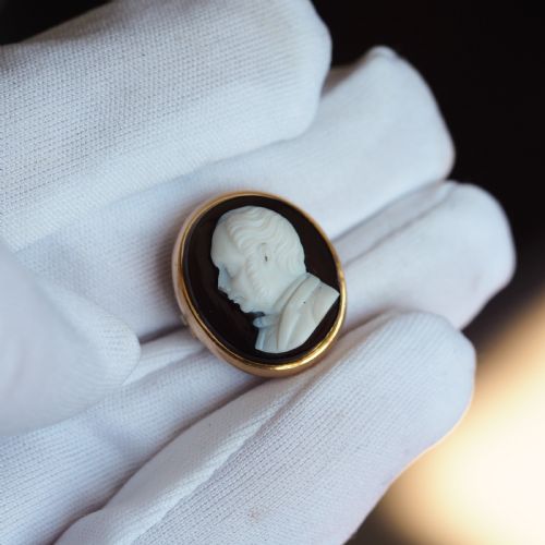 fig 4. Antique Georgian/Victorian Hardstone Cameo with Engraved Gentleman's Portrait - c.1830-40