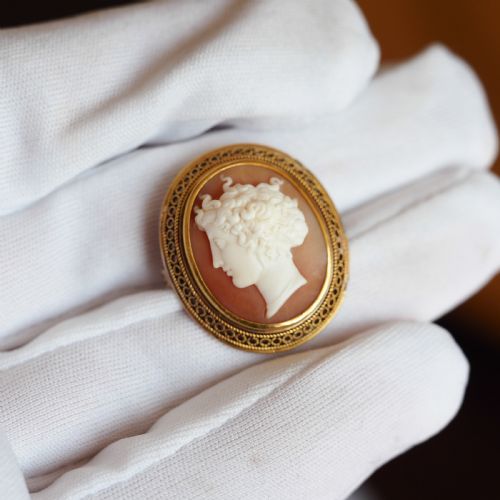 fig 2. Antique Victorian 15ct Gold Carved Shell Cameo with Figural Lady Head - c.1890