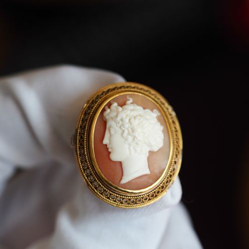 fig 3. Antique Victorian 15ct Gold Carved Shell Cameo with Figural Lady Head - c.1890