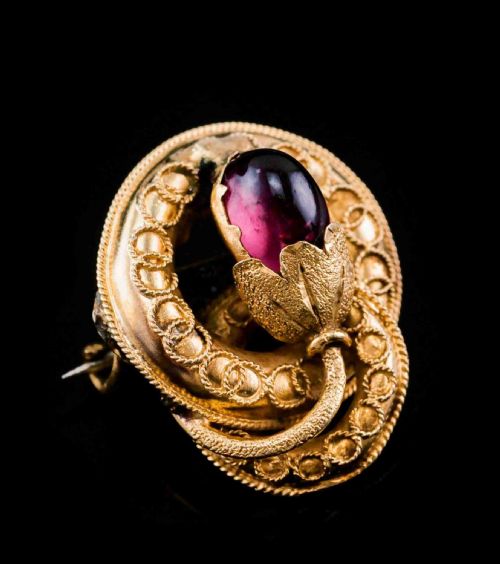 Antique Victorian 18ct Gold Garnet Cabochon Flower Bud Brooch - C.1880