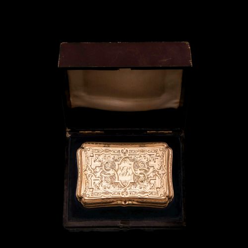 fig 1. Antique Solid Silver Victorian Gilt Table Snuff Box with Original Fitted Box - Charles Rawlings & William Summers 1854