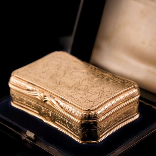 fig 6. Antique Solid Silver Victorian Gilt Table Snuff Box with Original Fitted Box - Charles Rawlings & William Summers 1854