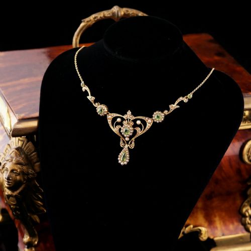 Antique 15ct Gold Peridot & Pearl Lavalier Necklace - Art Nouveau C.1900s