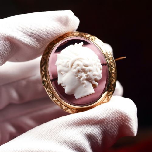 fig 4. Antique 9ct Gold Purple Glass Figurehead Cameo - c.1910