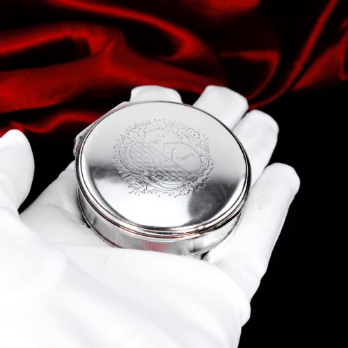 fig 4. Antique Georgian Silver Tobacco Box / Snuff Box with Coat of Arms - James Phipps I c.1770s