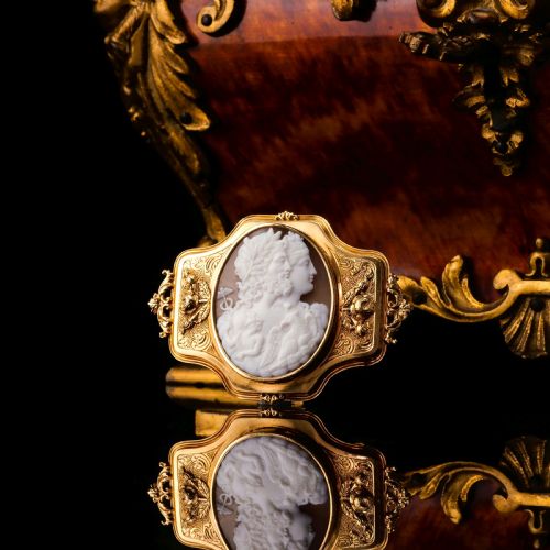 fig 1. Large Antique 18ct Gold Cameo Brooch, Greek Mythological Figures - c.1860