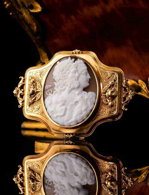 Large Antique 18ct Gold Cameo Brooch, Greek Mythological Figures - C.1860