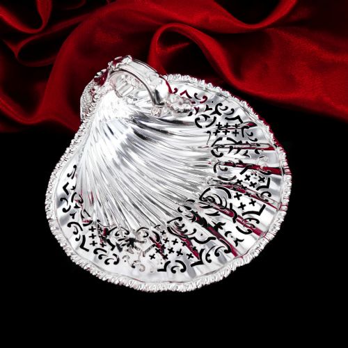fig 2. Antique Solid Silver Rococo Shell Dish in the Manner of Paul de Lamerie - 1908