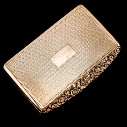 fig 3. Antique Georgian Solid Silver Gilt Snuff Box with Floral Thumbpiece - Thomas Pemberton & Robert Mitchell 1818