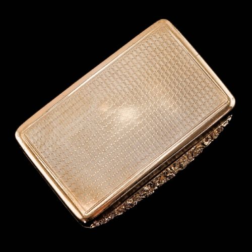 fig 4. Antique Georgian Solid Silver Gilt Snuff Box with Floral Thumbpiece - Thomas Pemberton & Robert Mitchell 1818