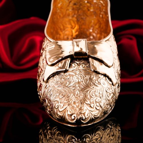 fig 5. Large Antique Solid Sterling Silver Gilt Ribbon Shoe - Chester 1913