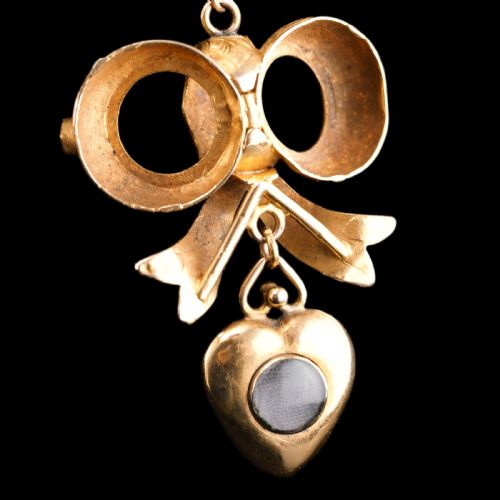 fig 8. Antique Victorian Emerald 18ct Gold Bow Heart Pendant Necklace - c.1880