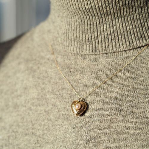 fig 7. Antique Victorian 18ct Gold Heart Shaped Charm Pendant with Pearl - c.1890