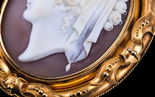 fig 4. Antique Victorian Large 18K Gold Cameo Brooch Pendant Locket - c.1860