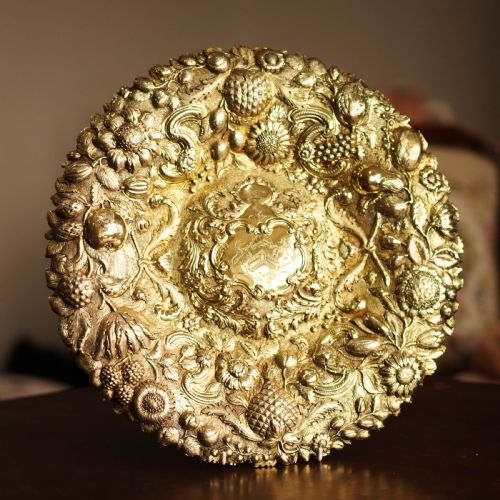 fig 3. Antique Georgian Solid Silver Gilt Charger/Sideboard Dish Baronet Coat of Arms - London 1809
