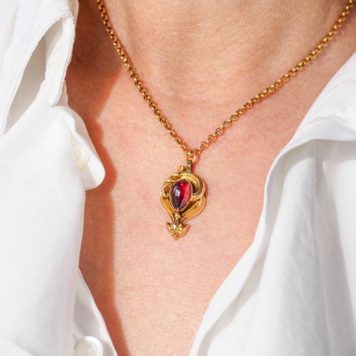 fig 6. Antique Victorian 18ct Gold Garnet Cabochon Pendant Necklace - c.1840