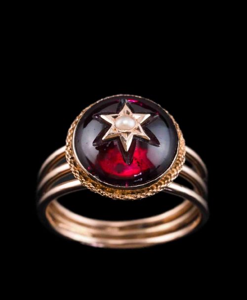 Antique Victorian 14ct Gold Garnet Star Cabochon Ring with Seed Pearl - C.1880