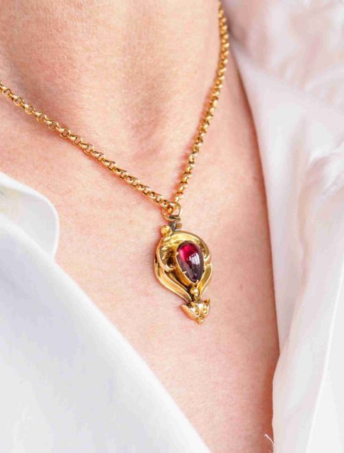 Antique Victorian 18ct Gold Garnet Cabochon Pendant Necklace - C.1840