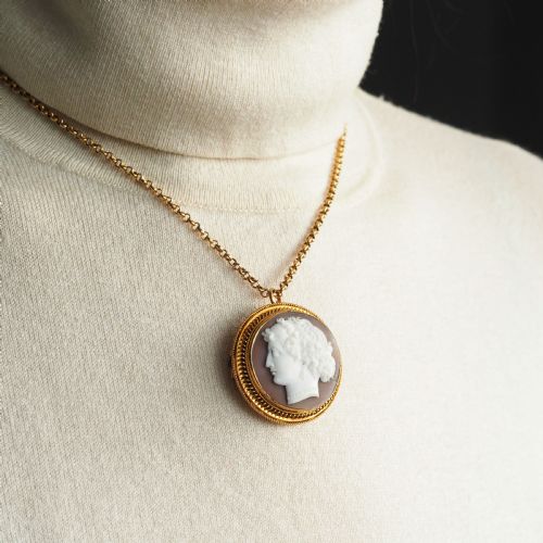 fig 8. Antique Victorian Cameo 18ct Gold Brooch/Pendant Necklace - c.1880