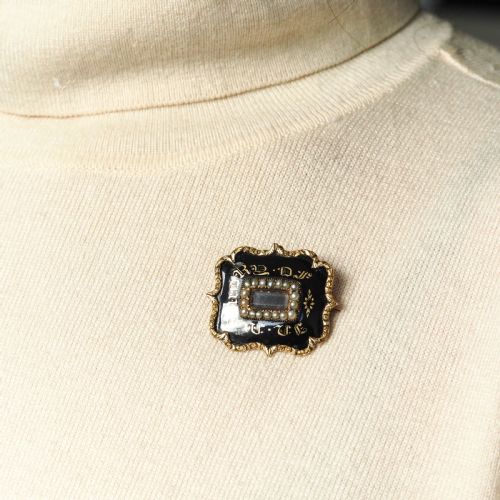 fig 3. Antique Georgian 14ct Gold Mourning Brooch with Seed Pearls & Black Enamel - c.1800