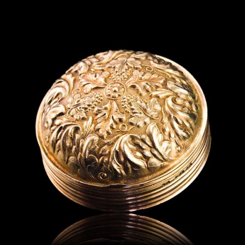 fig 1. Antique Georgian Silver Gilt Snuff Box Spherical/Circular with Acanthus & Vine Decorations - John Bettridge 1823