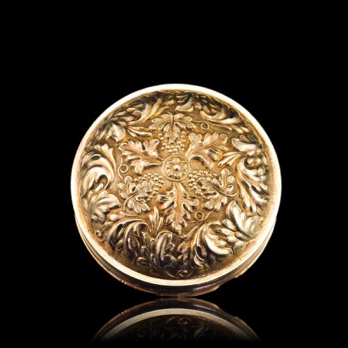 fig 4. Antique Georgian Silver Gilt Snuff Box Spherical/Circular with Acanthus & Vine Decorations - John Bettridge 1823