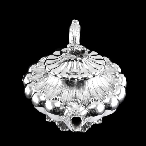 fig 2. Antique Georgian Solid Silver Teapot 'Melon Shape' Sea Spume and Acanthus - Barnards 1830