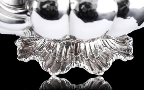 fig 5. Antique Georgian Solid Silver Teapot 'Melon Shape' Sea Spume and Acanthus - Barnards 1830