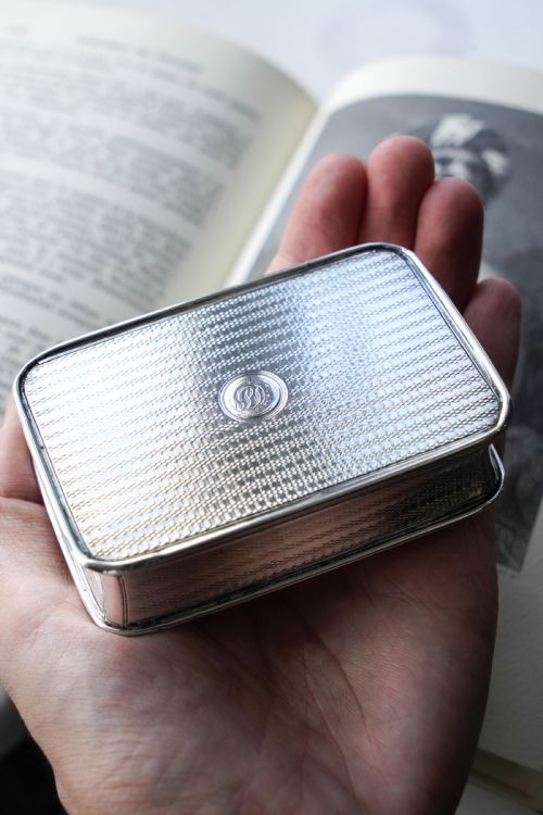 fig 4. Large Antique Georgian Solid Silver Snuff Box with Engine Turned Motifs - London 1814