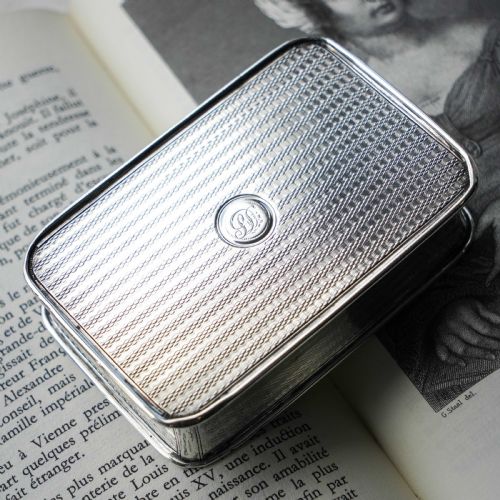 fig 6. Large Antique Georgian Solid Silver Snuff Box with Engine Turned Motifs - London 1814